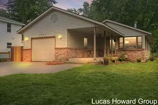 1003 Kusterer Dr NW, Grand Rapids, MI 49534 - Photo 1