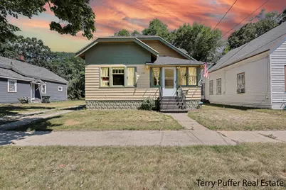 594 Oak Avenue, Muskegon, MI 49442 - Photo 1