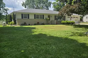 145 Pepperidge Ln, Battle Creek, MI 49015 - Photo 1