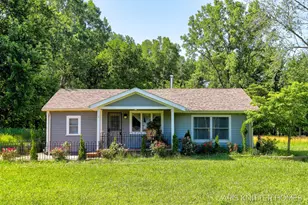 74213 10th Ave, South Haven, MI 49090 - Photo 1