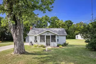 95 W North St, Ionia, MI 48846 - Photo 1