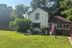 812 E Washington St, Ionia, MI 48846 - Photo 1