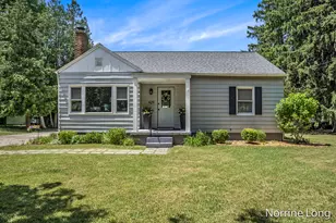 429 Oakhurst Ave NW, Grand Rapids, MI 49504 - Photo 1