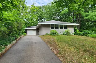 429 Sprague Ave, Kalamazoo, MI 49006 - Photo 1