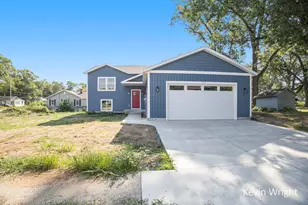 572 Agnes St, Muskegon, MI 49442 - Photo 1