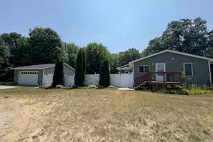 3855 E Sternberg Rd, Fruitport, MI 49415 - Photo 1