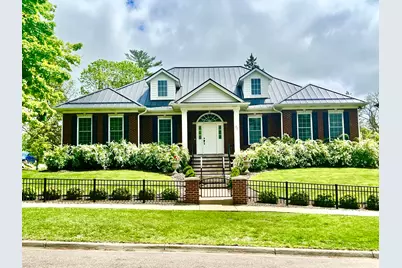 221 N Manning Street, Hillsdale, MI 49242 - Photo 1