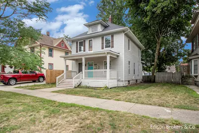 1039 Tamarack Avenue NW, Grand Rapids, MI 49504 - Photo 1