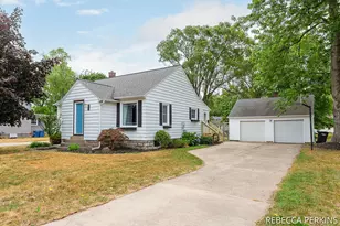 315 N Colonial St, Zeeland, MI 49464 - Photo 1