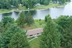 52400 Susan Ln, Dowagiac, MI 49047 - Photo 1