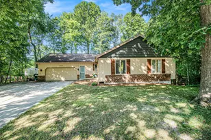 1933 Pinecroft Ln SW, Wyoming, MI 49519 - Photo 1