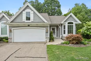 2482 Summit Ridge Dr NE, Grand Rapids, MI 49505 - Photo 1