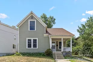 1022 Lilac Ct NE, Grand Rapids, MI 49503 - Photo 1