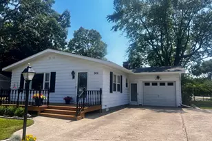 906 Woodlawn St, Ludington, MI 49431 - Photo 1