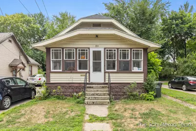 725 Allen Avenue, Muskegon, MI 49442 - Photo 1