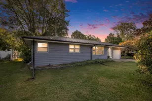 2705 Oakwood Ln, Saint Joseph, MI 49085 - Photo 1