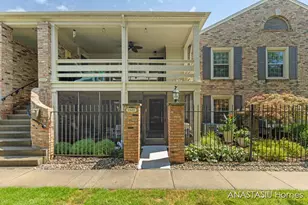 2532 Abbington Dr SE, Grand Rapids, MI 49506 - Photo 1