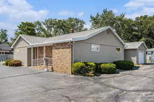 105 N 20th St, Battle Creek, MI 49015 - Photo 1