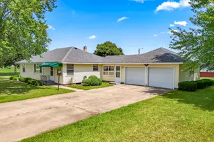 622 W Central Rd, Bronson, MI 49028 - Photo 1