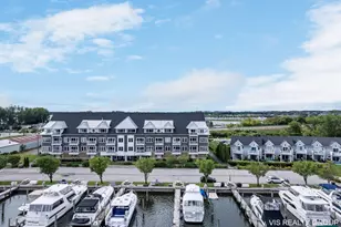 917 W Savidge St, Spring Lake, MI 49456 - Photo 1