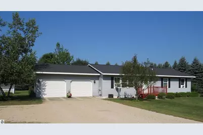 5376 S 45 1/2 Road, Cadillac, MI 49601 - Photo 1