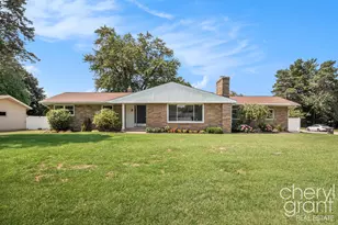 991 Maplerow Ave NW, Grand Rapids, MI 49534 - Photo 1