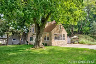 19196 N Shore Dr, Spring Lake, MI 49456 - Photo 1