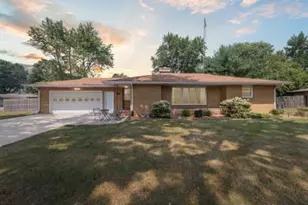 753 Lattimer Dr, Saint Joseph, MI 49085 - Photo 1
