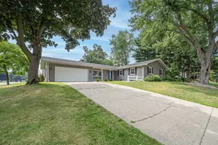259 Brentwood Dr, Battle Creek, MI 49015 - Photo 1