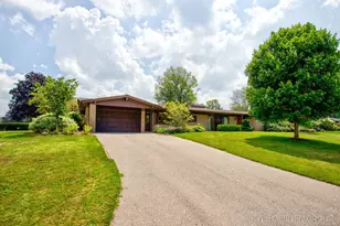 860 Allen Dr, Holland, MI 49423 - Photo 1