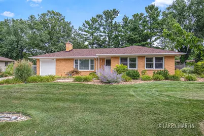 768 Westview Avenue NW, Grand Rapids, MI 49504 - Photo 1