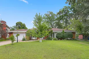 241 Woodlawn Ct, Zeeland, MI 49464 - Photo 1