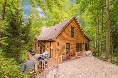302 Hampshire Colony, Buchanan, MI 49107 - Photo 1
