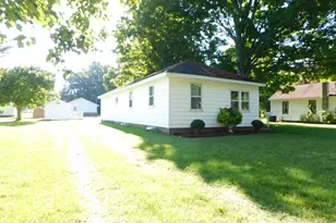 407 S Brown St, Paw Paw, MI 49079 - Photo 1