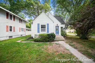 32 Holly St SW, Wyoming, MI 49548 - Photo 1