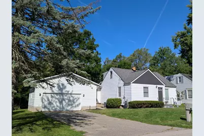 1355 Hillcrest Avenue NW, Grand Rapids, MI 49504 - Photo 1