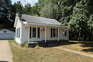 15 Arnold St, Quincy, MI 49082 - Photo 1