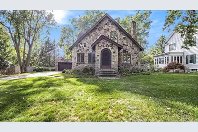 415 Charlotte Avenue NW, Grand Rapids, MI 49504 - Photo 1