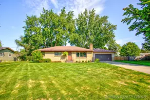 2127 Mulberry Ln, Jenison, MI 49428 - Photo 1