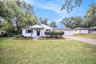 121 McConnell Dr, Jackson, MI 49201 - Photo 1