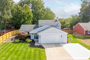 828 Tierra St SE, Kentwood, MI 49508 - Photo 1