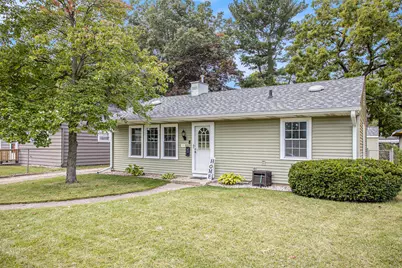 33 N Mason Avenue, Battle Creek, MI 49037 - Photo 1