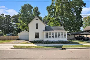 518 E Linden St, Hartford, MI 49057 - Photo 1