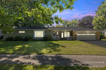 106 E 31st Street, Holland, MI 49423 - Photo 1