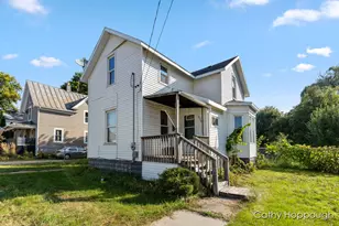 526 N Jackson St, Ionia, MI 48846 - Photo 1