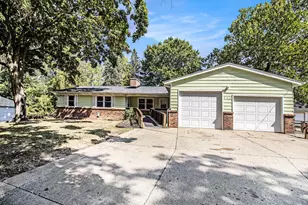 945 Lancashire Ct SE, Grand Rapids, MI 49508 - Photo 1