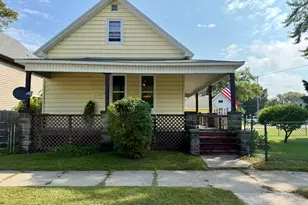 1019 Vine St, Manistee, MI 49660 - Photo 1