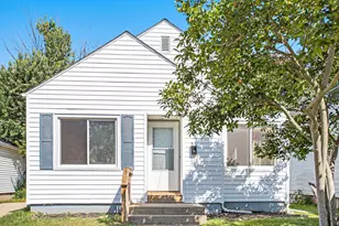 348 Lakeview Ave, Battle Creek, MI 49015 - Photo 1
