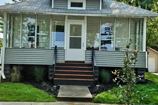 824 Waverly Ave, Grand Haven, MI 49417 - Photo 1