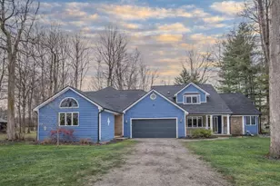 586 Schaeffer Dr, Coldwater, MI 49036 - Photo 1